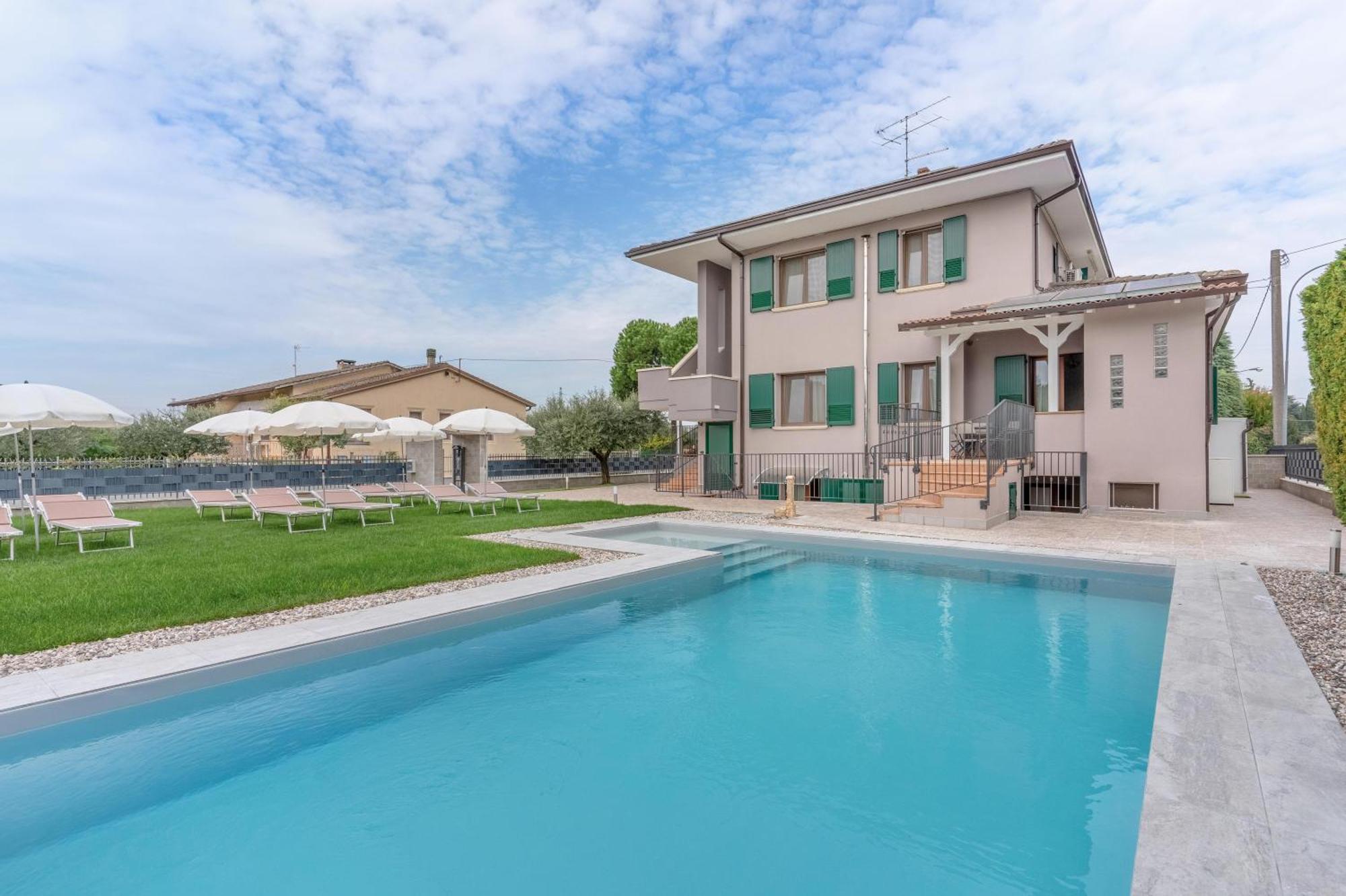 -Free Pool And Parking- Garda House Apartments Castelnuovo del Garda Dış mekan fotoğraf