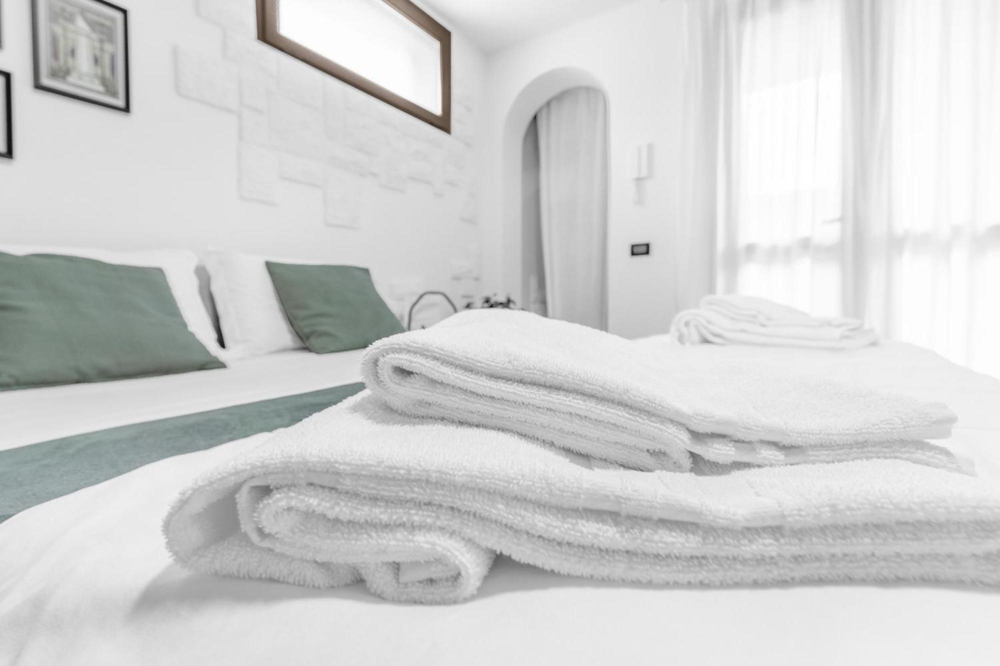 -Free Pool And Parking- Garda House Apartments Castelnuovo del Garda Dış mekan fotoğraf